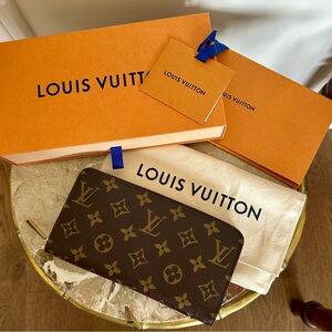 Louis Vuitton Zippy Wallet